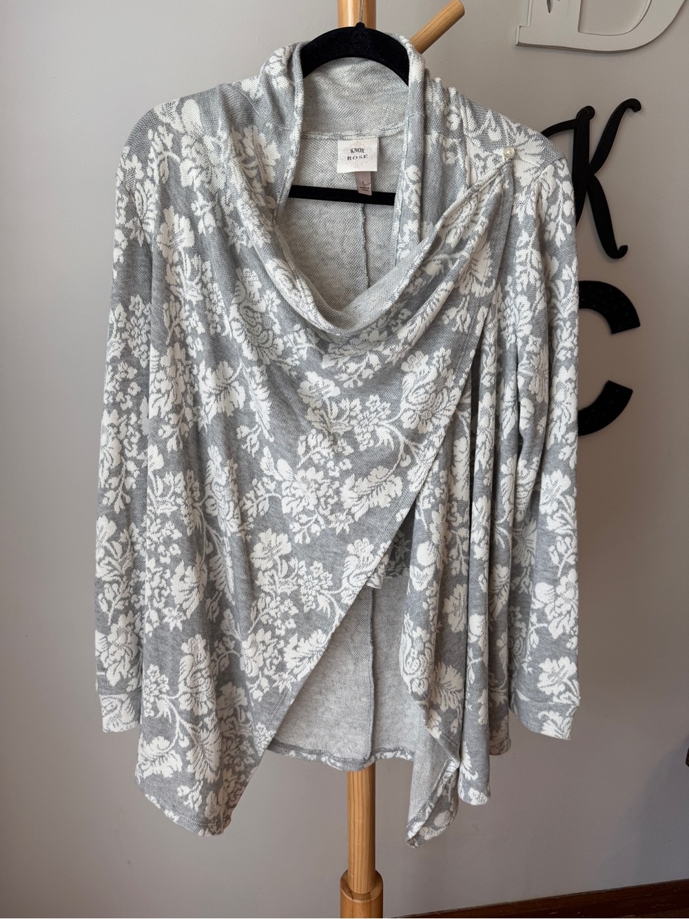 Knox Rose Gray Floral Wrap Size Large Draped Cardigan Sweater